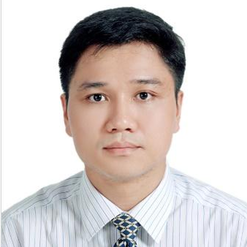 Le Xuan Dong (Director, Business Information Services of StoxPlus)